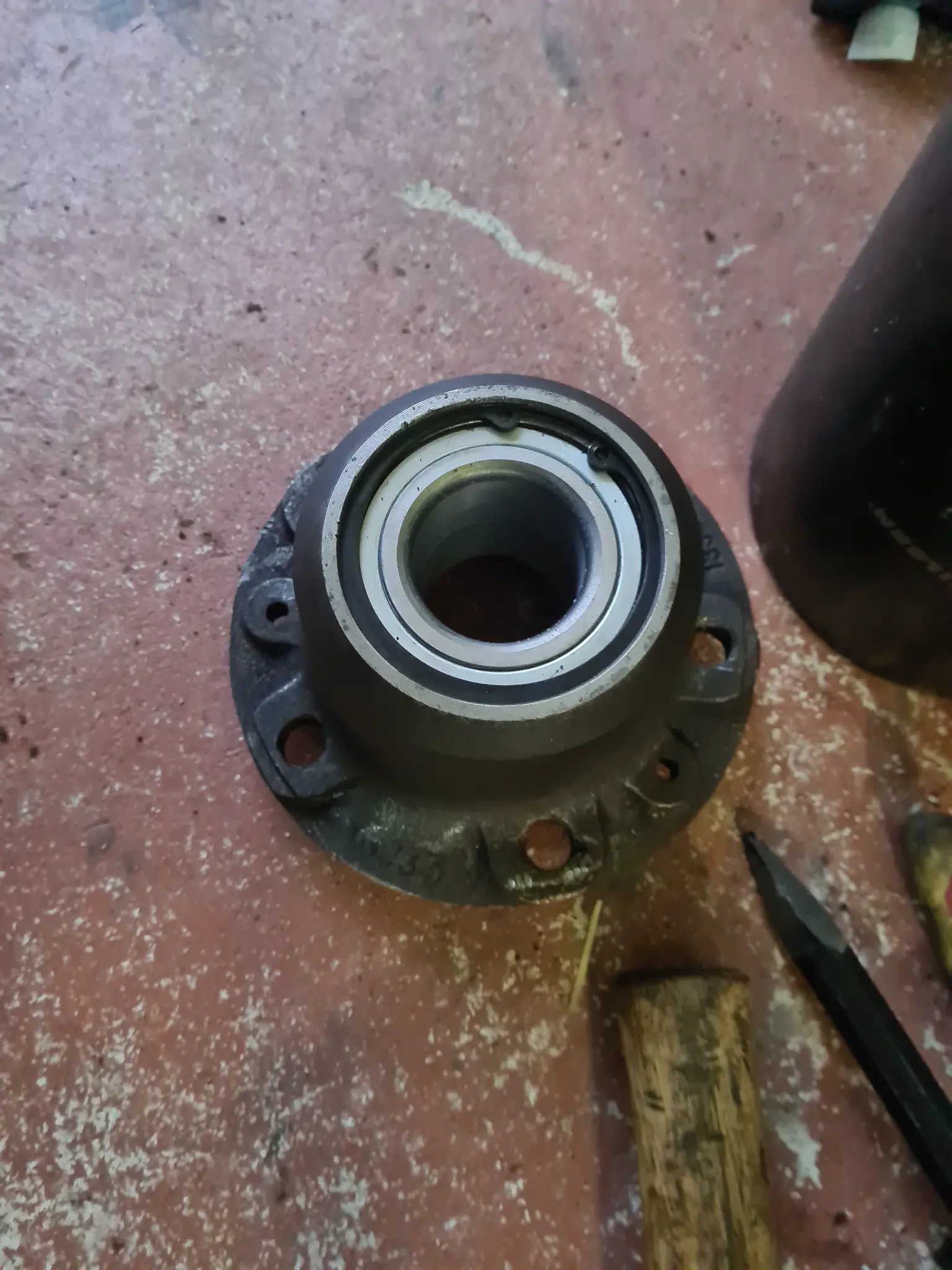 Substituição de Rolamento de Cubo Traseiro - Manutenção Preventiva de Roda em Citroen Relay 2003